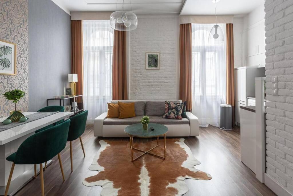Chic, Captivating Space بودابست المظهر الخارجي الصورة